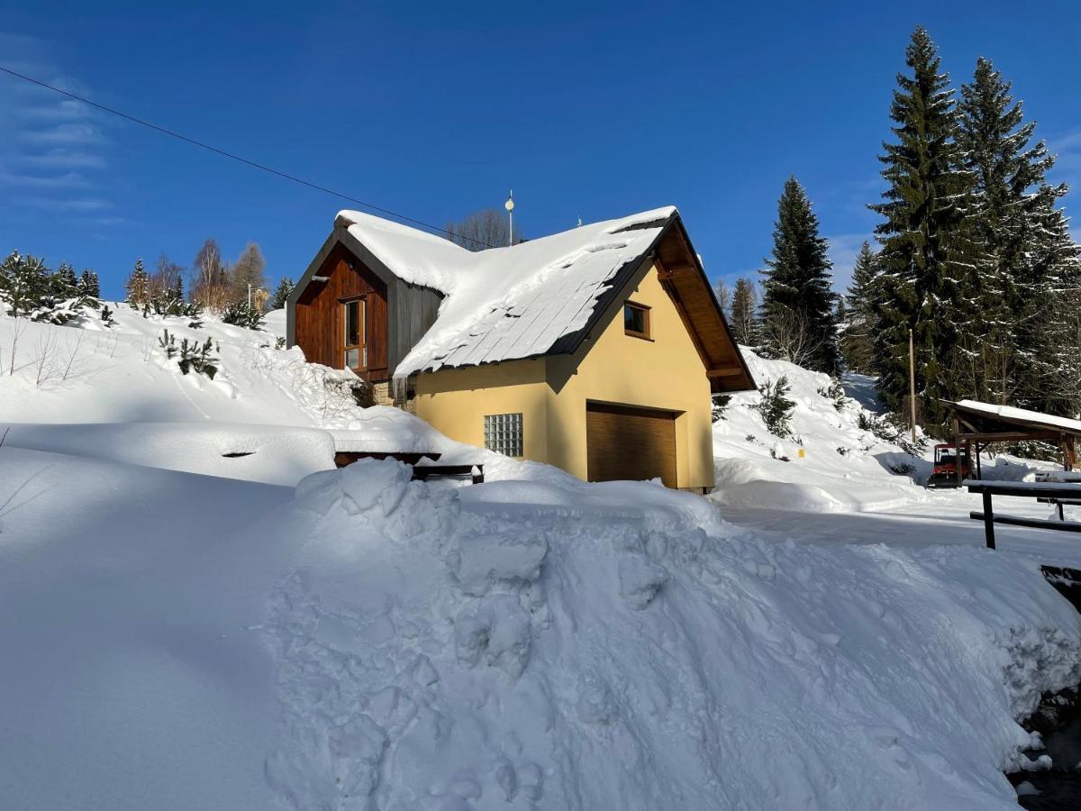 Garage Harrachov Lägenhet Exteriör bild