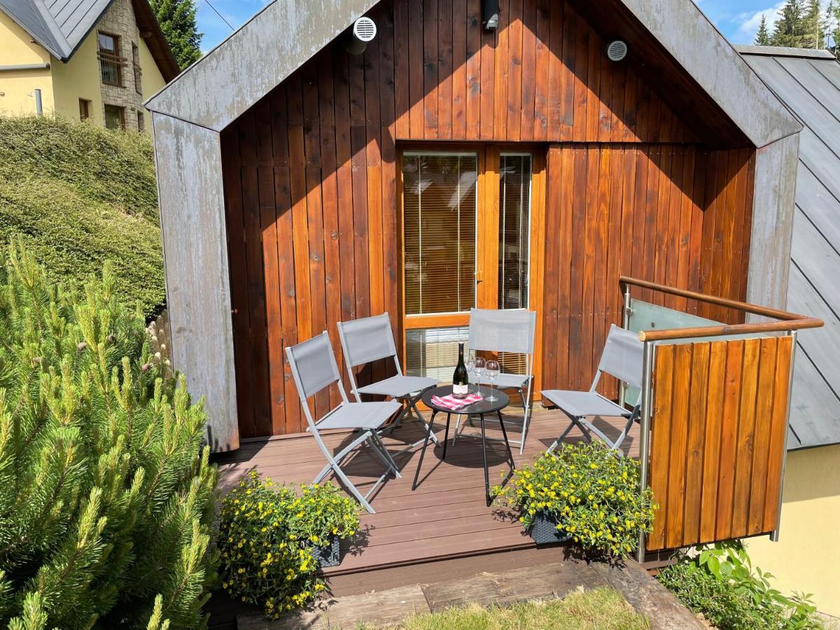 Garage Harrachov Lägenhet Exteriör bild